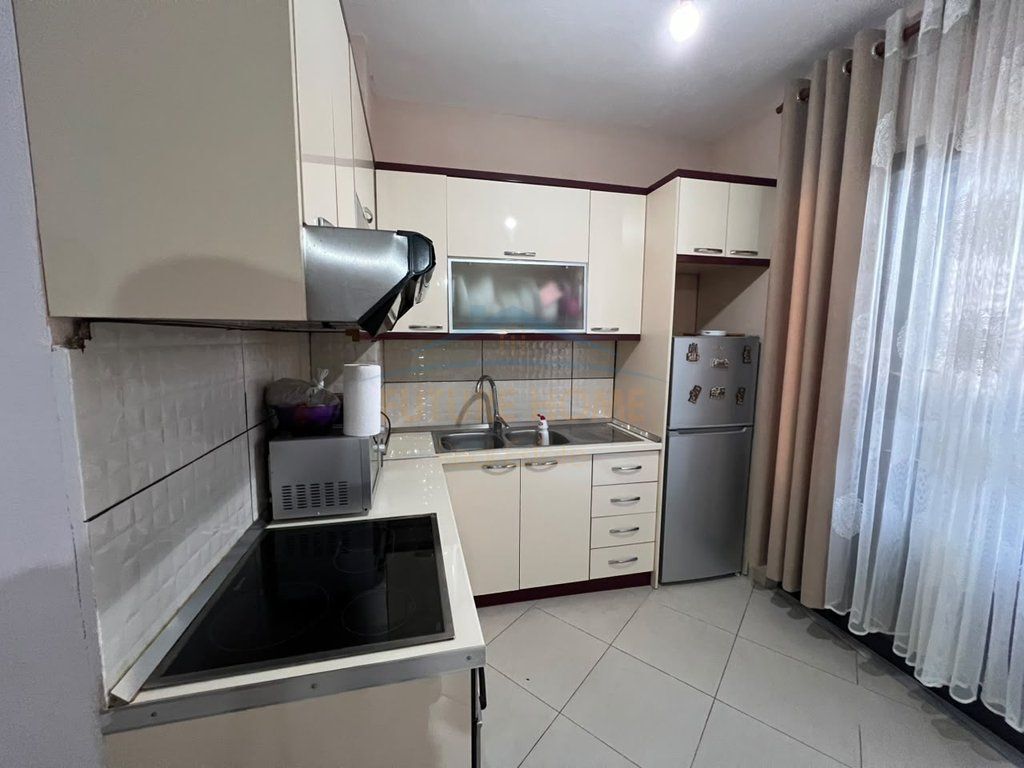 Shitet, Apartament 1+1 , Unaza e Re, Tirane .