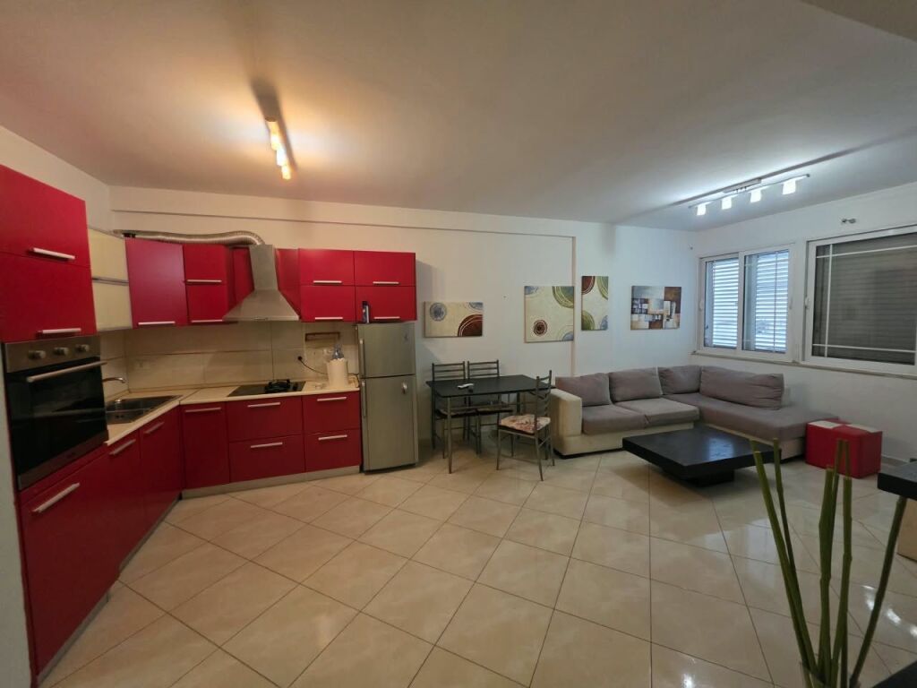 📣 QERA 🏡 Apartament 2+1  📍Pranë Grand Gallery, Yzberisht      💶 Çmimi: 450 mijë lekë  
