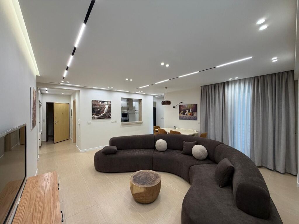 Qera,Apartament 3+1+2, TEK KOMPLEKSI NOBIS, LIQENI ARTIFICIAL