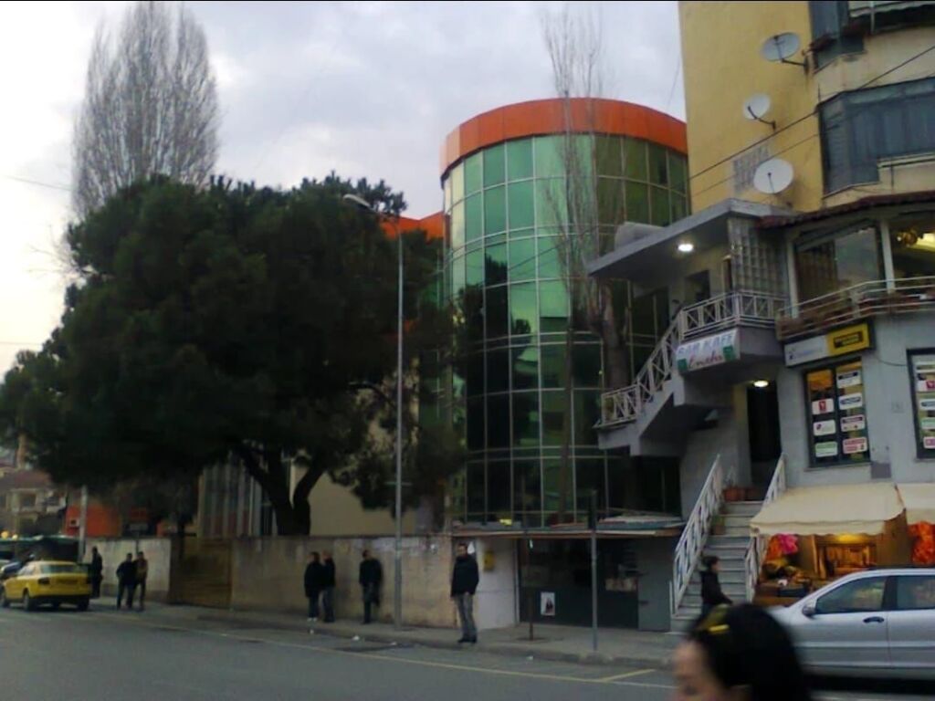 Apartament 1+1+post parkimi , i sapo mobiluar tek Shkolla e Baletit   