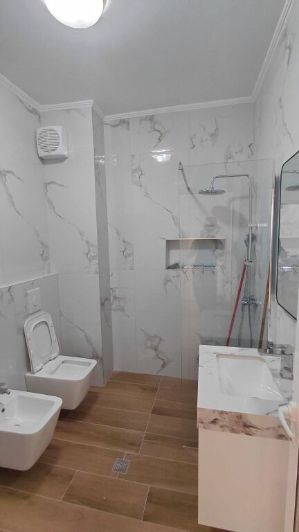 Kopshti Zologjik shitet Apartament 2+1+2tualete +2ballkone