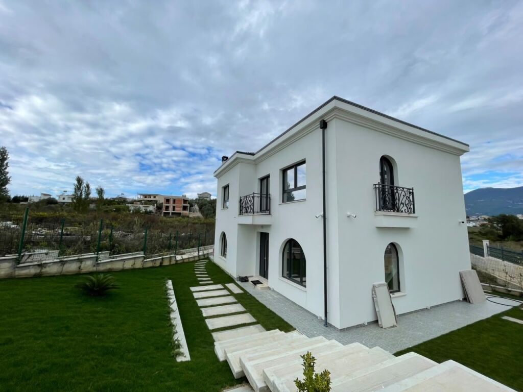 VILË E SAPO PËRFUNDUAR ME QIRA | MJULLË – BATHORE
