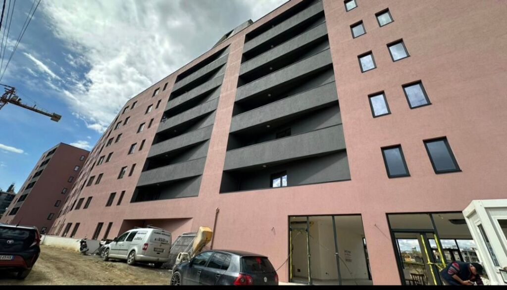 Shitet Apartament 1+1+Post Parkimi Paskuqan