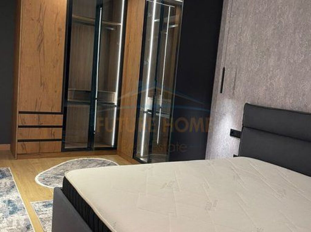 Shitet, Apartament 2+1, Unaza e Re