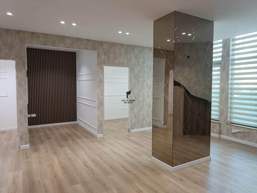 OFFICE FOR RENT 80 M2 ASTIR 60,000 LEKE FH-93660