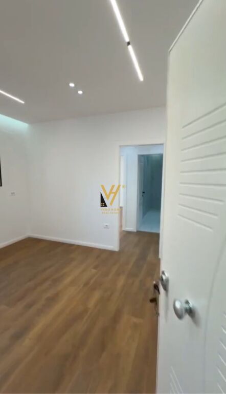 SHITET APARTAMENT 1+1 TE 21 DHJETORI 16.600.000 LEKE