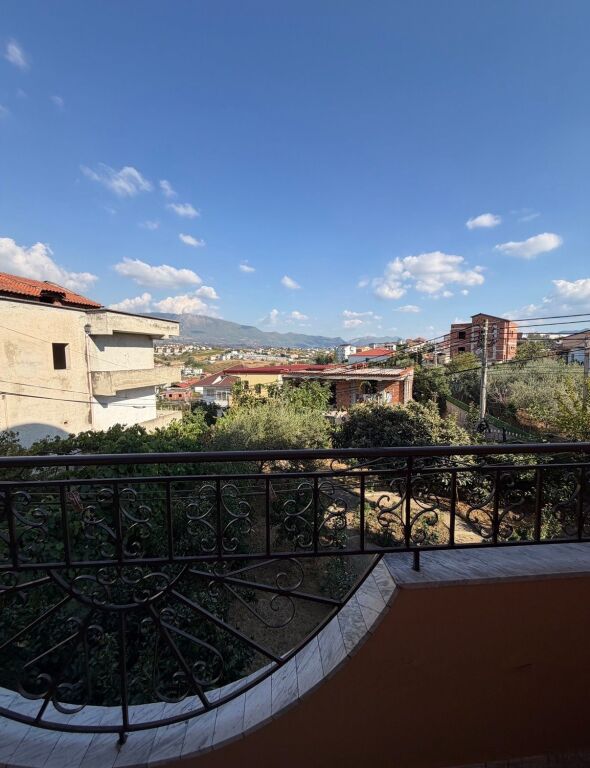 Qera | Shtëpi private 3 + 1 | Sauk | 600 €/muaj