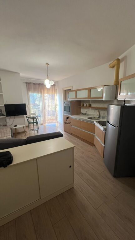 APPARTAMENTO IN AFFITTO 1+1 COMUNE DI PARIGI 60.000 LEKE FH-93682