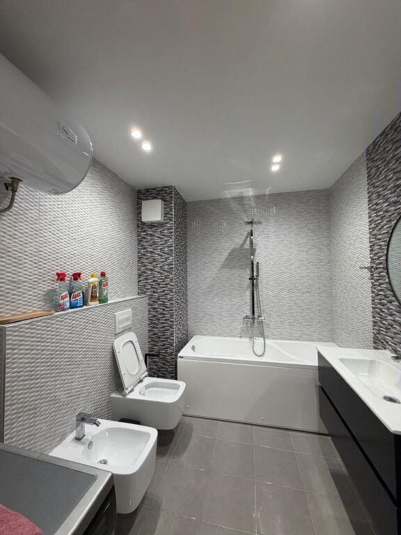 Qera,Apartament 3+1+2, TEK KOMPLEKSI NOBIS, LIQENI ARTIFICIAL