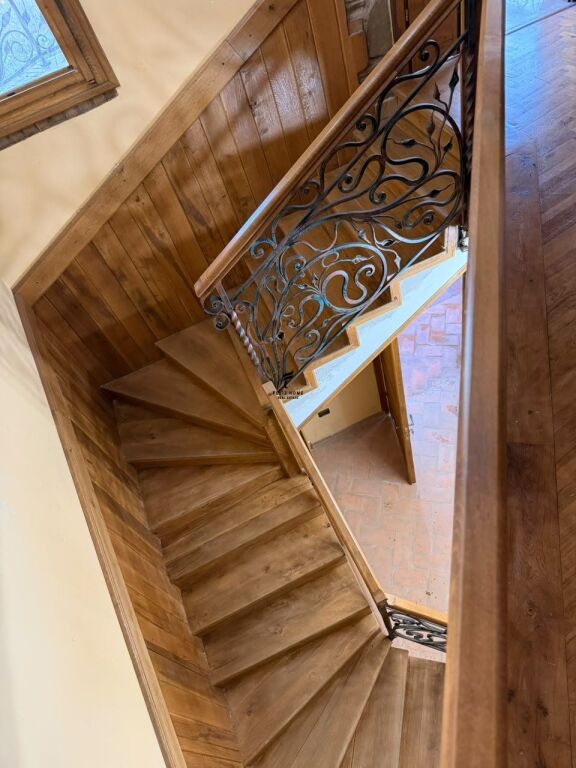 FOR SALE 3-STORY VILLA NDROQ 77,000,000 LEKE  FH-93591