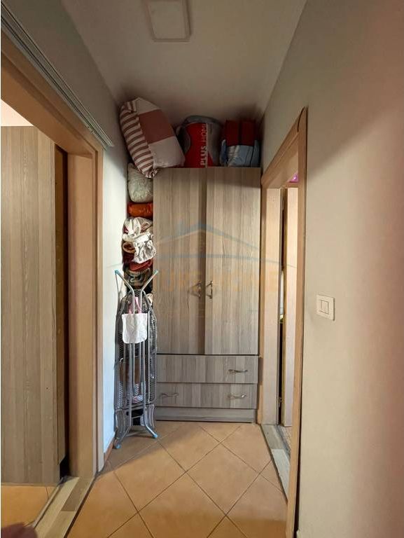 Shitet Apartament 1+1, Rruga e Thesarit, Fresk