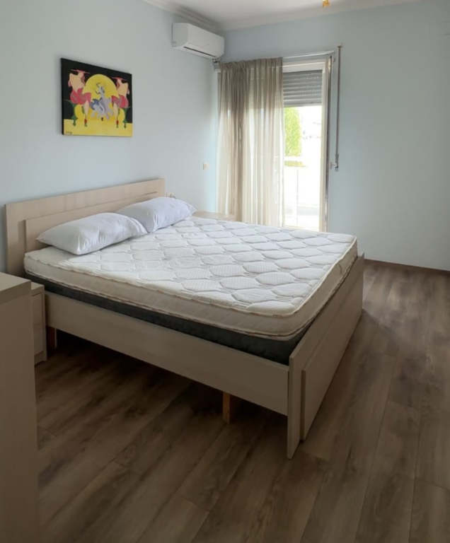 Jepet apartament 1+1 me qira tek Rruga Don Bosko , prane Pasticeri Aroma , Rruga Jordan Misja !60.000 leke!!