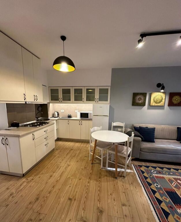 Qera | Apartament 1 + 1 | Rruga e Elbasanit | 650 €/muaj