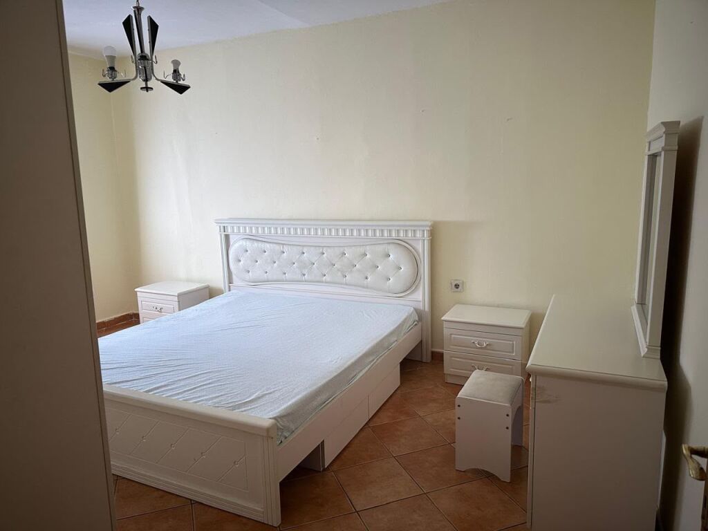 Apartament 1+1 ne shitje , Ish Kupola ,Laprake !