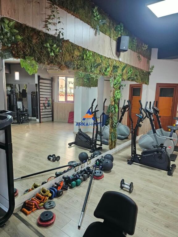 VENDITA AMBIENTE 190 M2 "STRADA ELBASANIT, VICINO A DOWN TOWN" 646.000 EURO