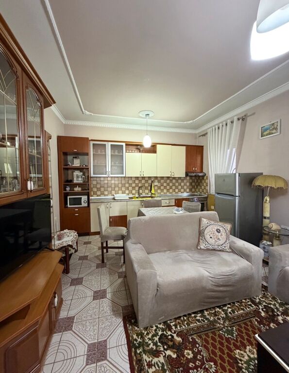 Qera | Shtëpi private 3 + 1 | Sauk | 600 €/muaj