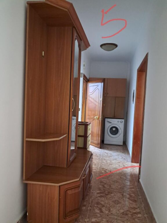 Qera | Apartament 2 + 1 | Rruga e Kavajes | 500 €/muaj