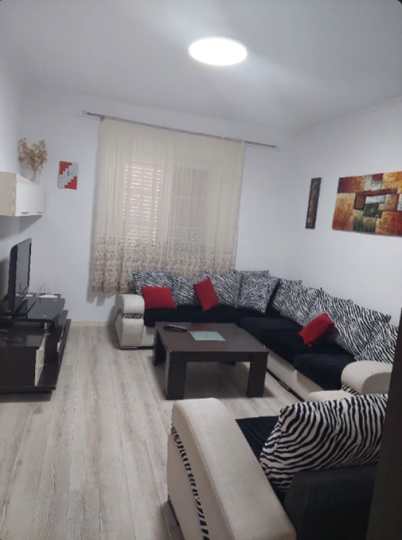 Appartamento 2+1+2 in Affitto Mercato Elettrico Tirana