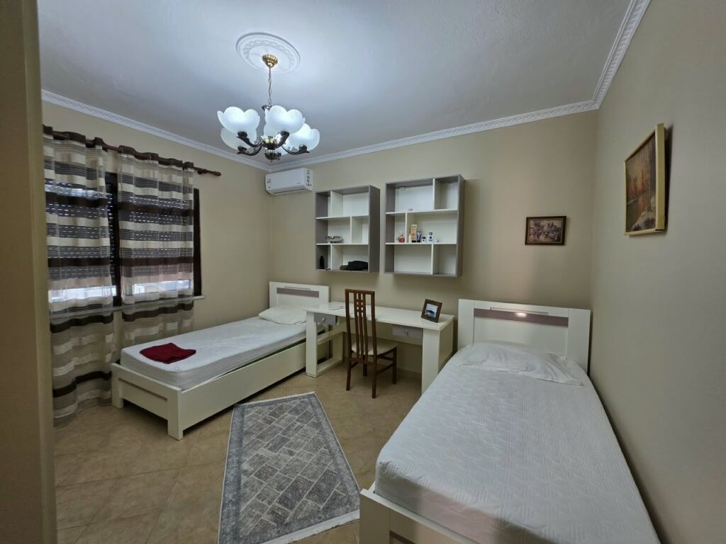 🏡 Apartament me qera 3+1 📍Blloku, Rruga Ismail Qemali