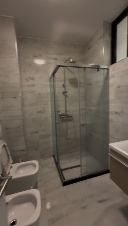Shitet Apartament 2+1+2 me Verandë - Ngjitur me Deliorgjin, Rr. e Kavajës, Tiranë