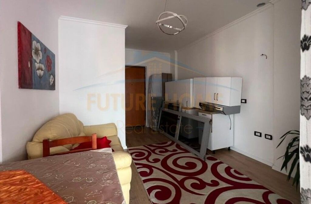 Shitet, Apartament 1+1, Rruga Thesarit, Fresk, Tirane
