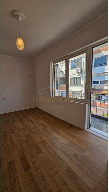 Shitet, Apartament 2+1, Spitali, Durrës 105,000 €    9,800,000 Lekë