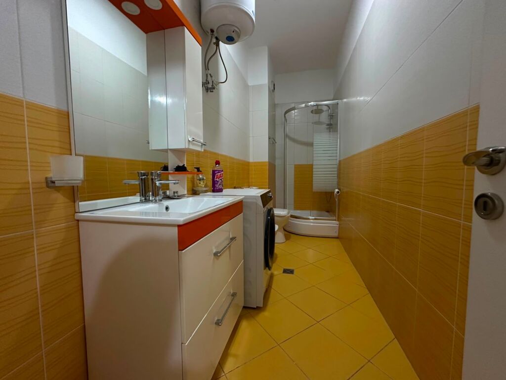 Rent | Apartament 2 + 1 | Komuna e Parisit | 800 €/month