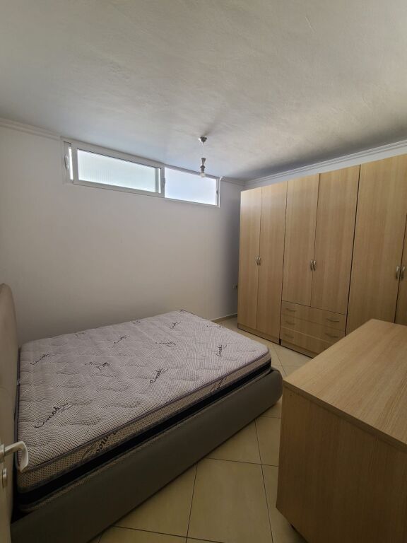 Apartament 2+1 (Rruga "Thoma Koxhaj", Pallatet Çabej), Tiranë