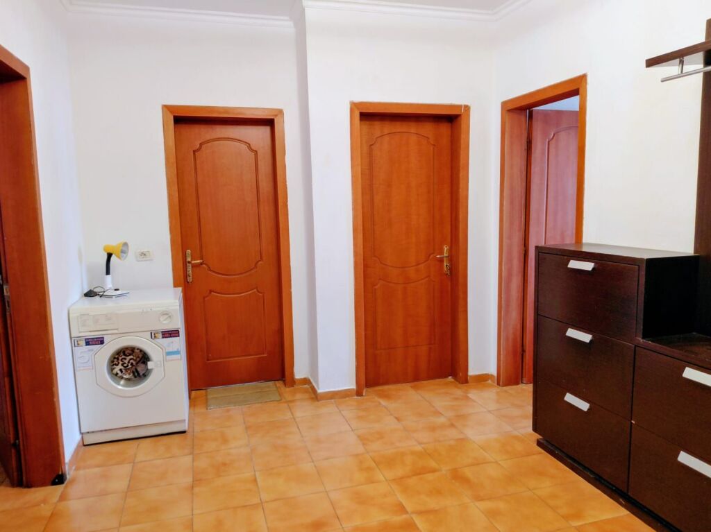 Apartament 2+1 me qira – Rruga Zonja Çurre, prane Shkolles se Baletit, Tiranë
