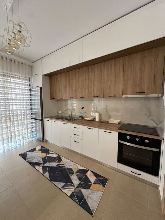 APARTAMENT ME QERA 1+1 RRUGA E DIBRES 55.000 LEKE FH-93503