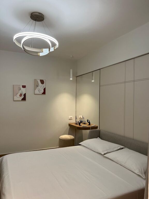 Shitet Apartament 1+1 ne Vlorë , Transballkanike , Lungomare , Uji i Ftohte .