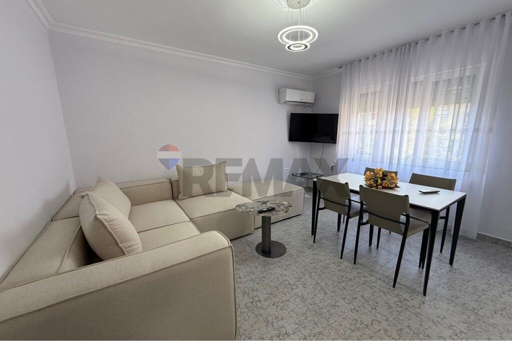 Jepet me qira apartament 3+1 në Bulevardin Zogu I!