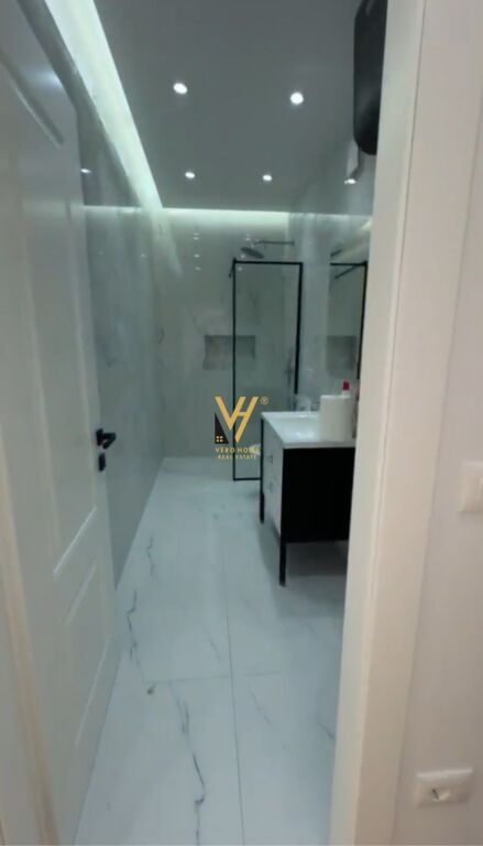 SHITET APARTAMENT 1+1 TE 21 DHJETORI 16.600.000 LEKE