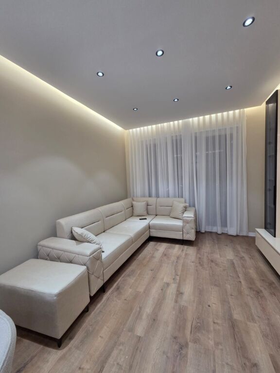 Affitto | Apartament 1 + 1 | Rruga 5 Maji, Concord Center| 600 €/mese