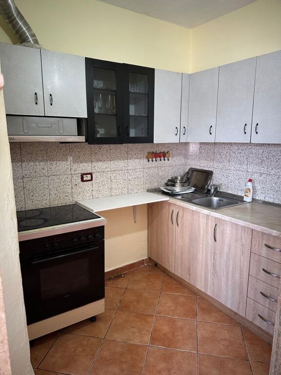 Apartament 1+1 per shitje Laprake !