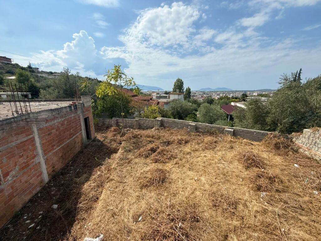Private house for sale in Vlora