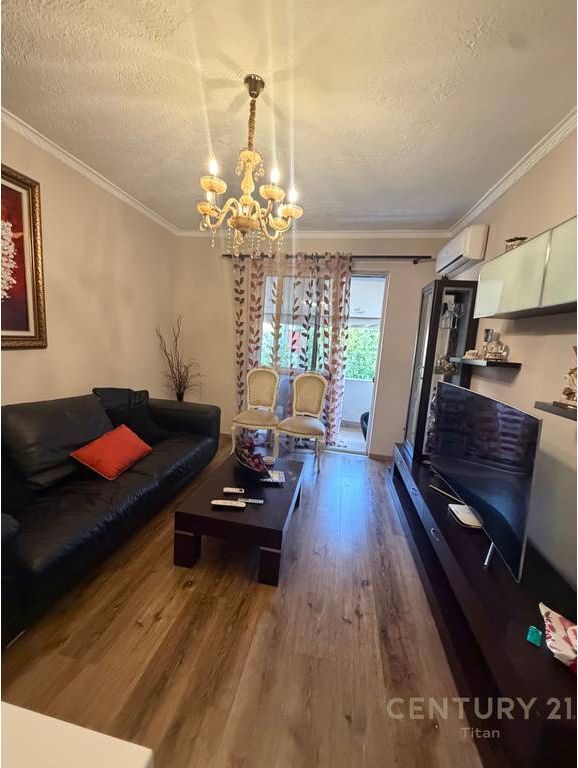 Shitet Apartament 2+1+2 ballkone te 21 Dhjetori