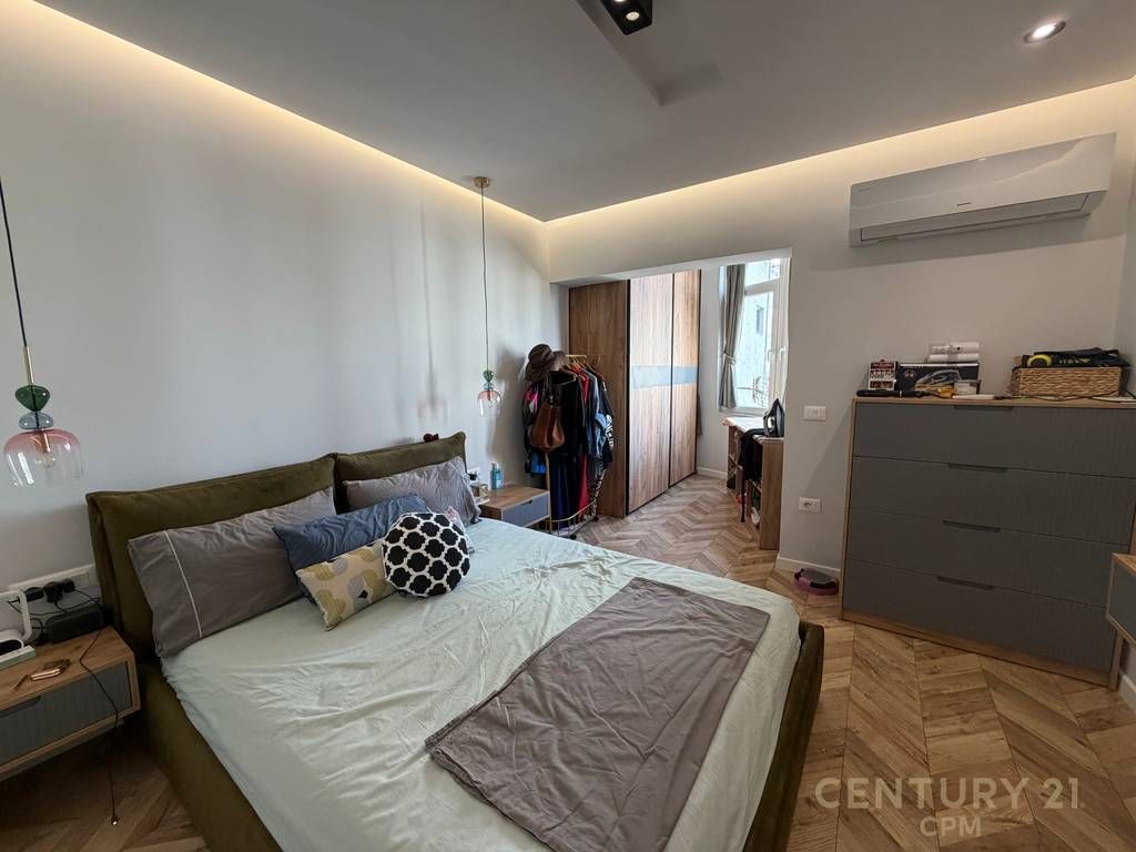 Apartament 2+1 per shitje tek Komuna e Parisit
