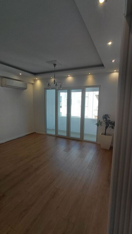 Kopshti Zologjik shitet Apartament 2+1+2tualete +2ballkone
