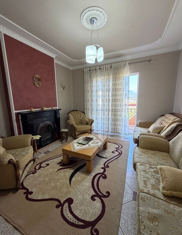Qera | Shtëpi private 3 + 1 | Sauk | 600 €/muaj