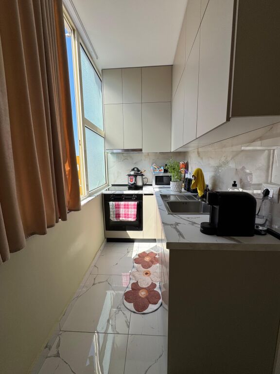 Shitet Apartament 2+1