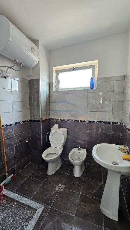 Shitet, Apartament 2+1, Spitali, Durrës 105,000 €    9,800,000 Lekë
