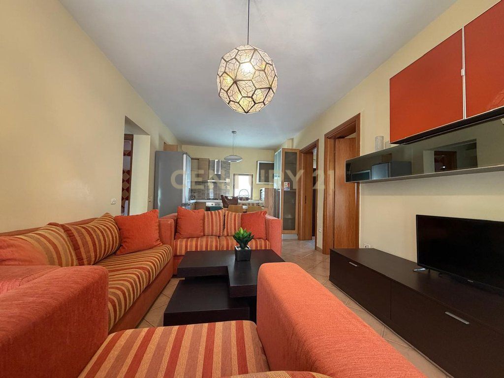 Jepet me qira apartament 2+1 tek Rruga e Kavajes!