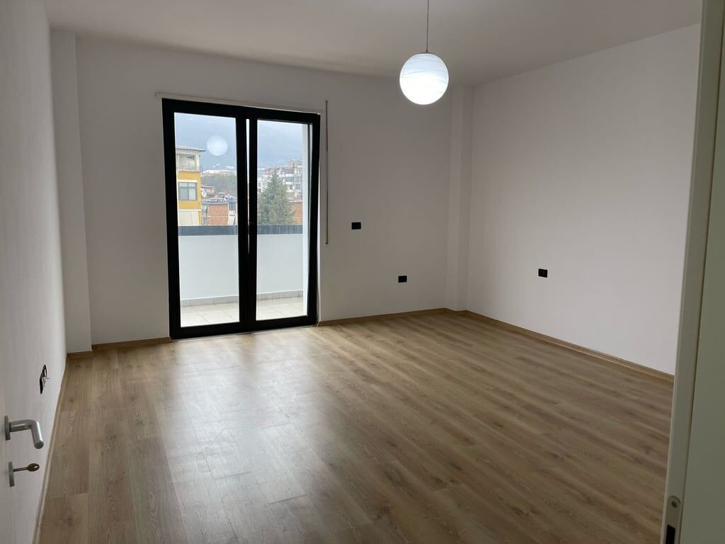 Apartament 2+1 per shitje tek Farmacia 10!