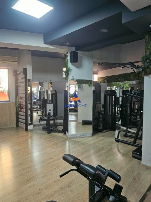 VENDITA AMBIENTE 190 M2 "STRADA ELBASANIT, VICINO A DOWN TOWN" 646.000 EURO