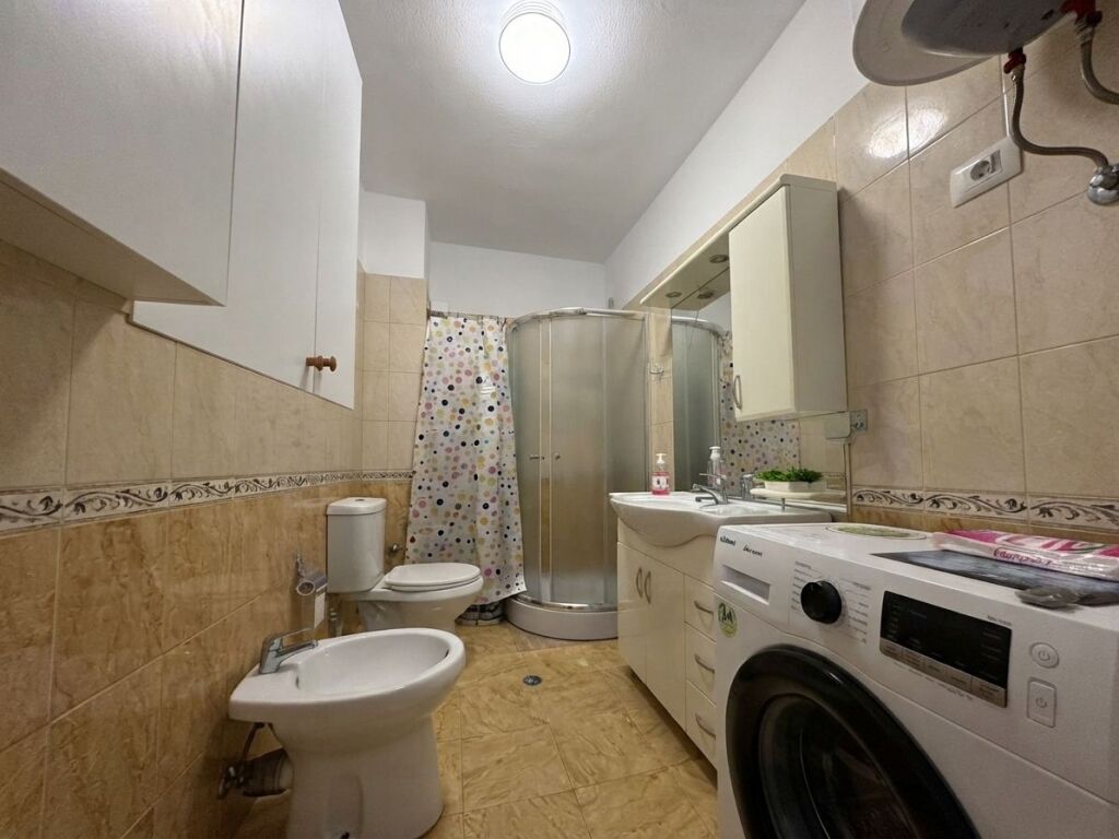 Qera , Apartament 2+1 , Rruga e Barrikadave , Tirane