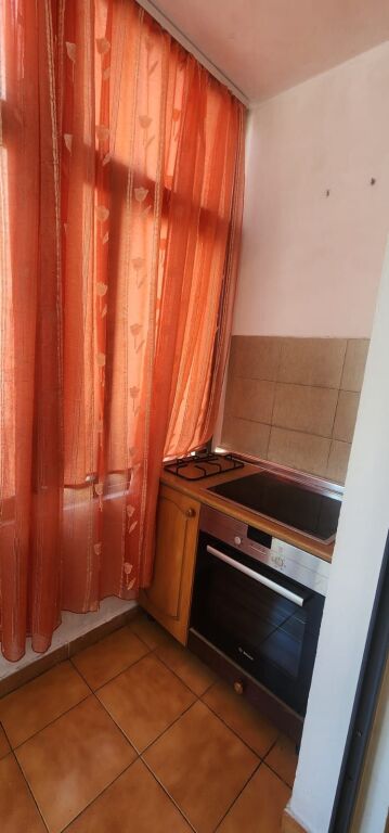 Apartament 2+1 me qira – Rruga Zonja Çurre, prane Shkolles se Baletit, Tiranë