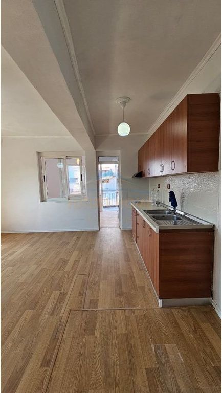 Shitet, Apartament 2+1, Spitali, Durrës 105,000 €    9,800,000 Lekë