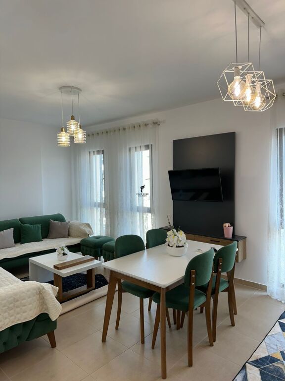 APARTAMENT ME QERA 1+1 RRUGA E DIBRES 55.000 LEKE FH-93503
