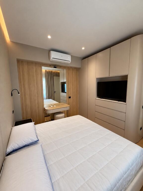 🏡 Modern 2-Bedroom Apartment for Long-Term Rent – Lungomare, Vlorë